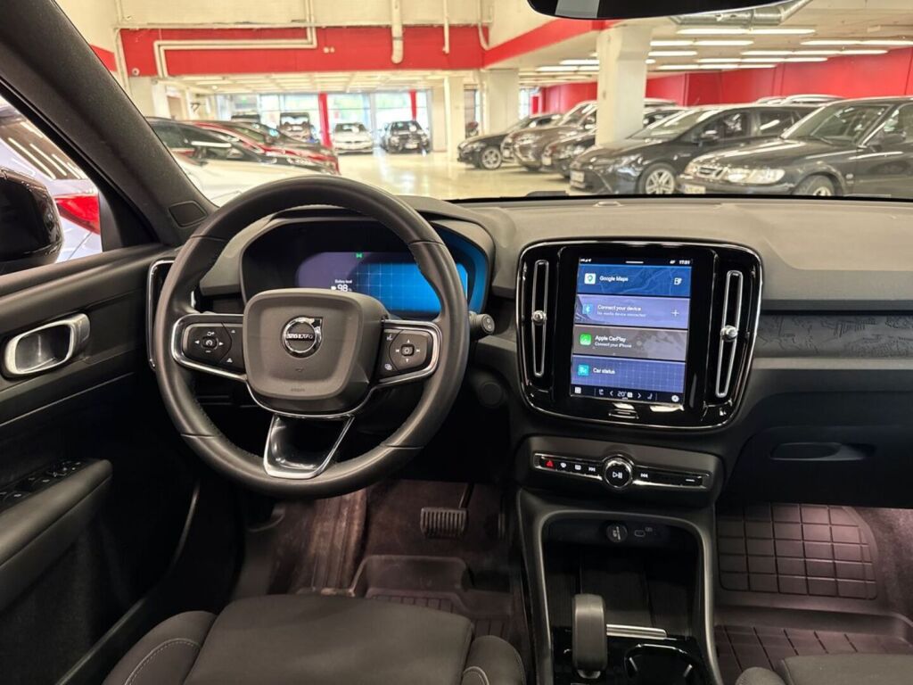 Volvo XC40 2023 Musta