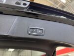 Volvo XC40 2023 Musta