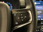 Volvo XC40 2023 Musta