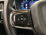 Volvo XC40 2023 Musta