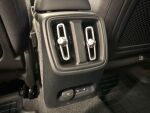 Volvo XC40 2023 Musta