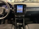 Volvo XC40 2023 Musta