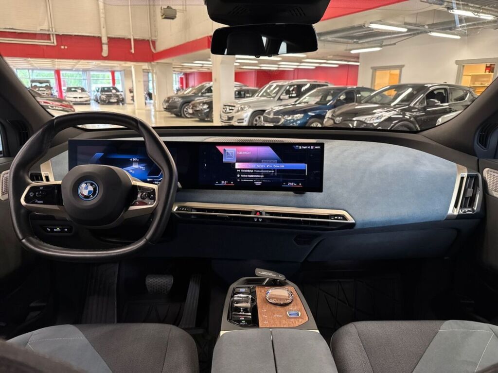 BMW iX 2021 