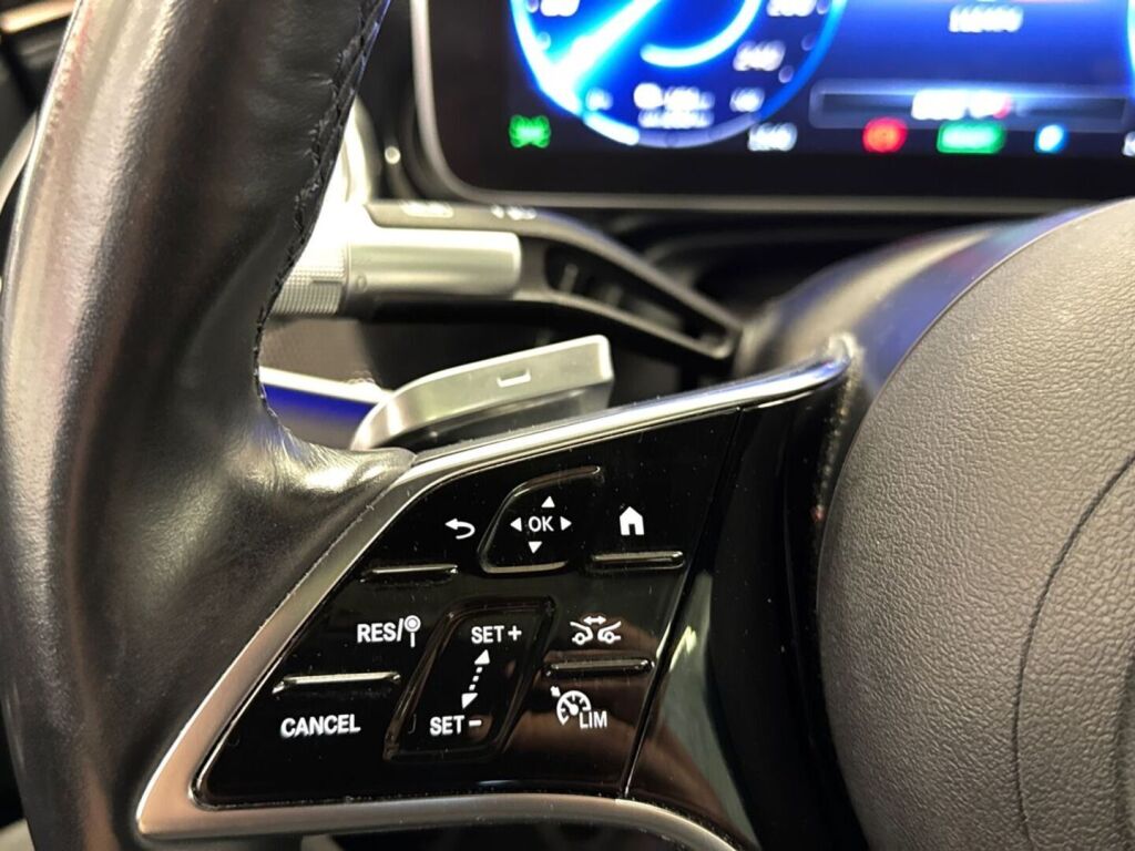 Mercedes-Benz EQS 2022 Musta