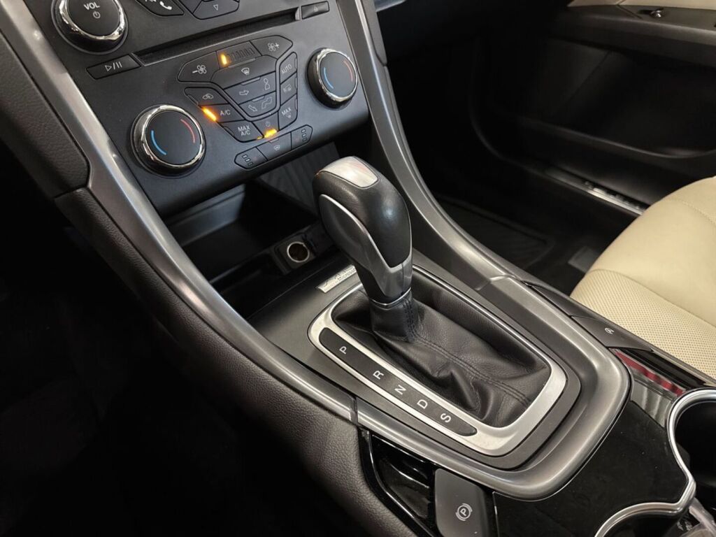 Ford Mondeo 2015 Valkoinen