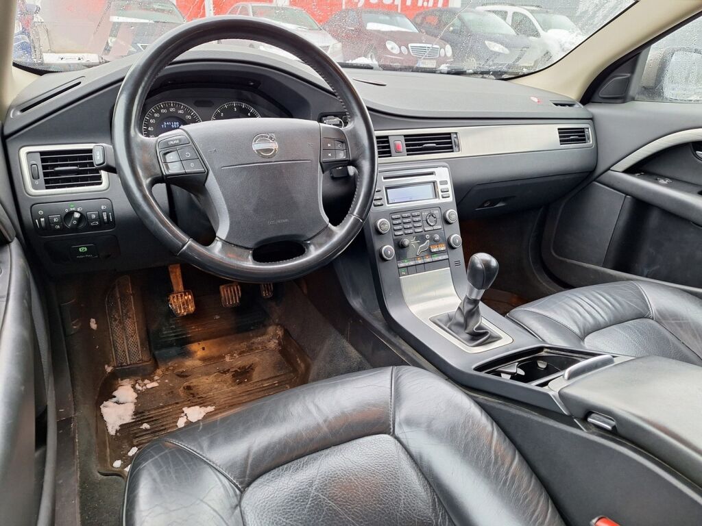 Volvo V70 2008 Harmaa