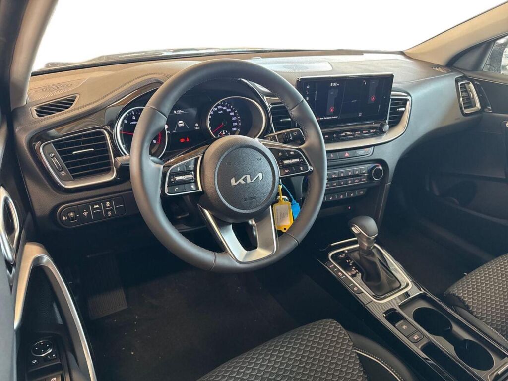 Kia XCeed 2026 Harmaa