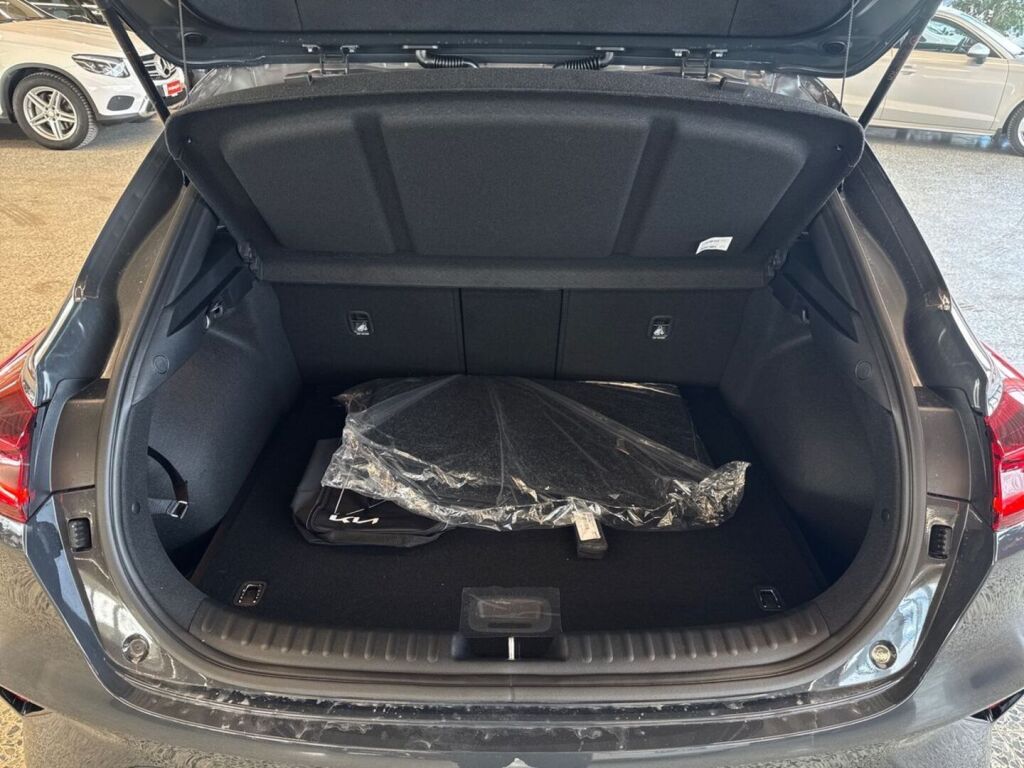 Kia XCeed 2026 Harmaa