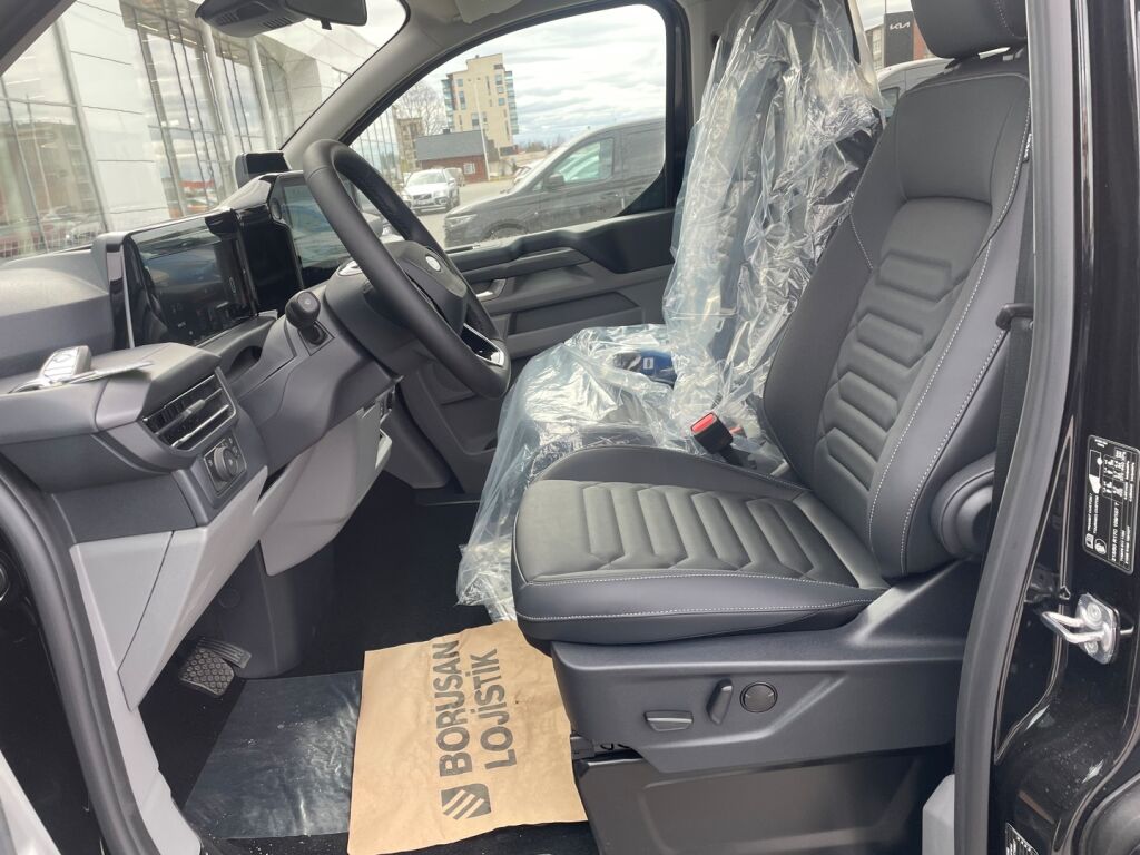 Ford Tourneo Custom 2026 Agate Black