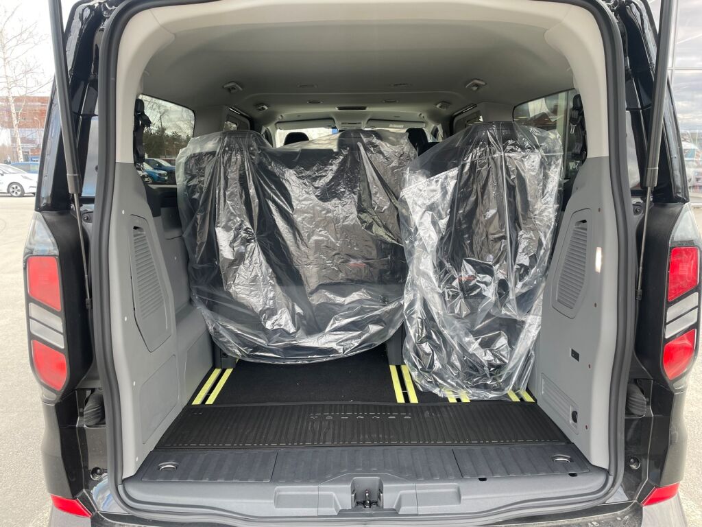 Ford Tourneo Custom 2026 Agate Black