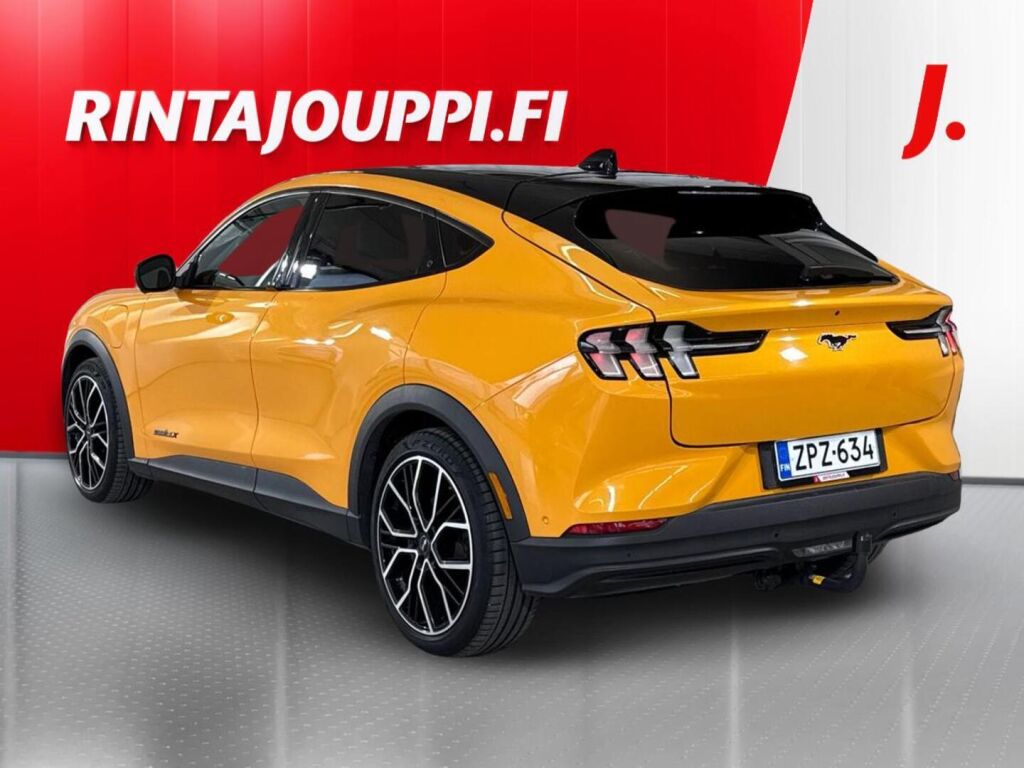 Ford Mustang Mach-E 2022 Oranssi