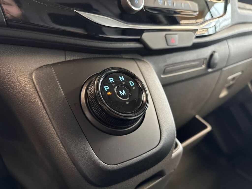 Ford Transit 2026 Harmaa