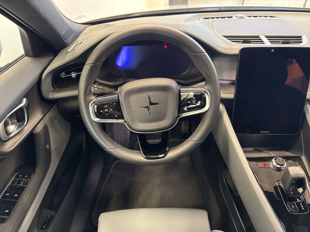 Polestar 2 2023 