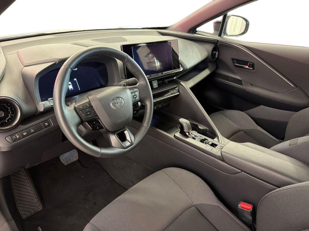 Toyota C-HR 2,0 Plug-in Hydrid Edition 2025, photo 7/33