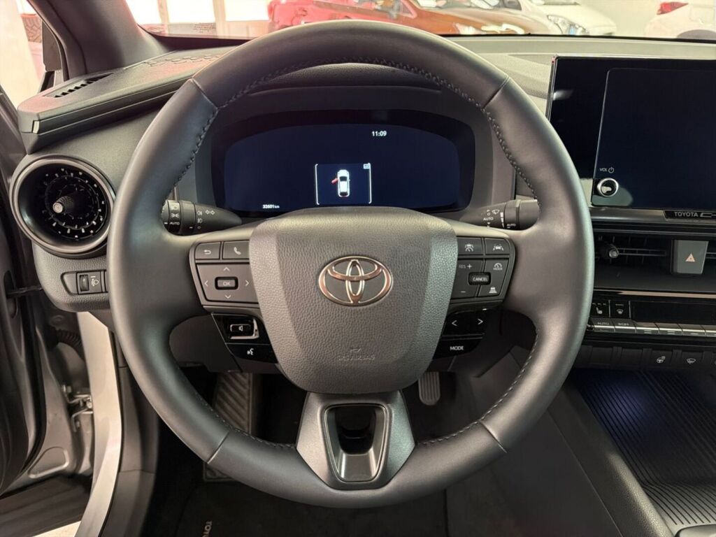 Toyota C-HR 2025 met.hopea