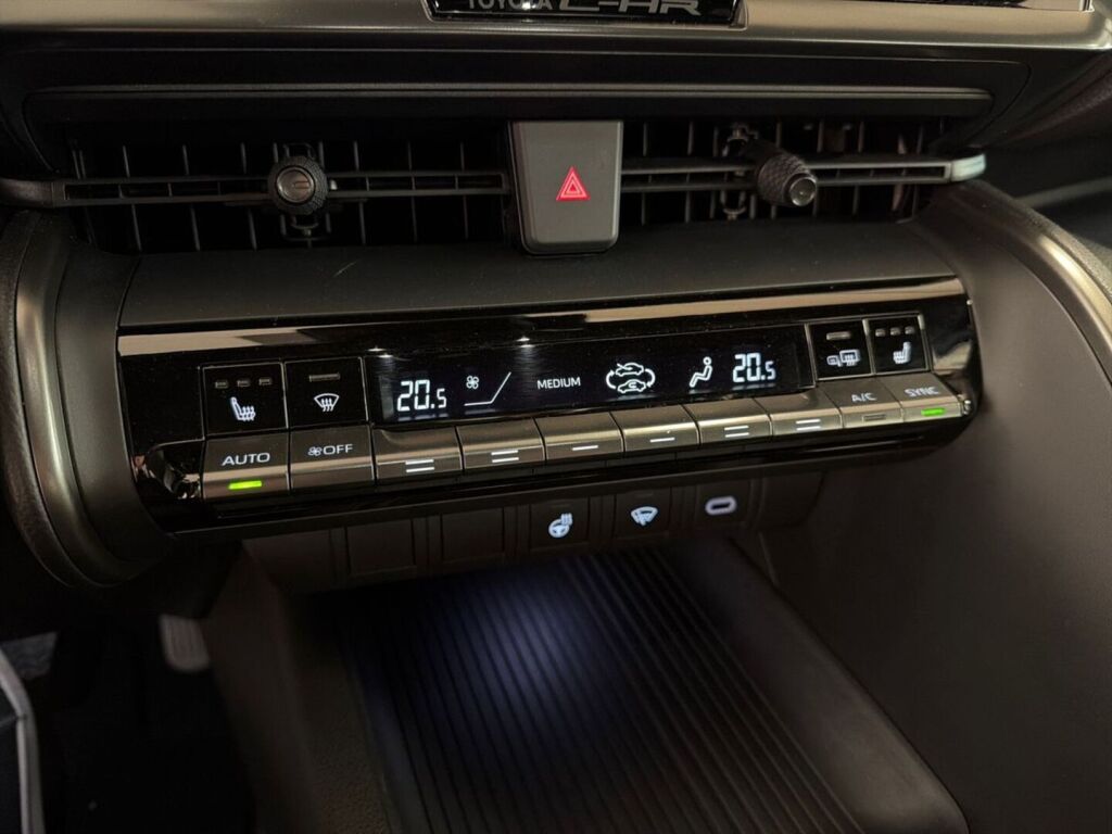 Toyota C-HR 2025 met.hopea