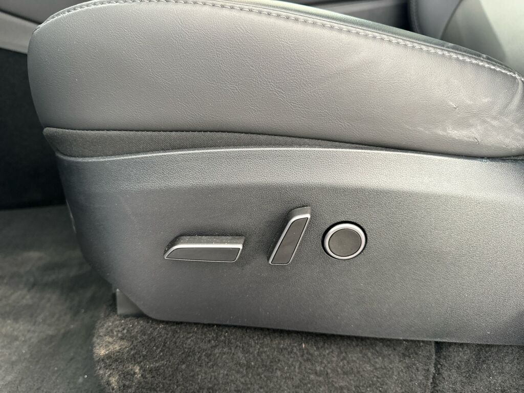 Tesla Model Y 2023 Valkoinen