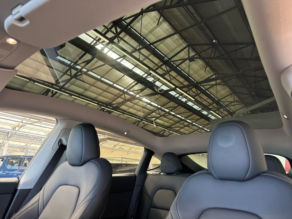 Tesla Model Y 2023 Valkoinen