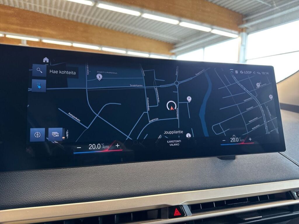 BMW iX 2022 Musta