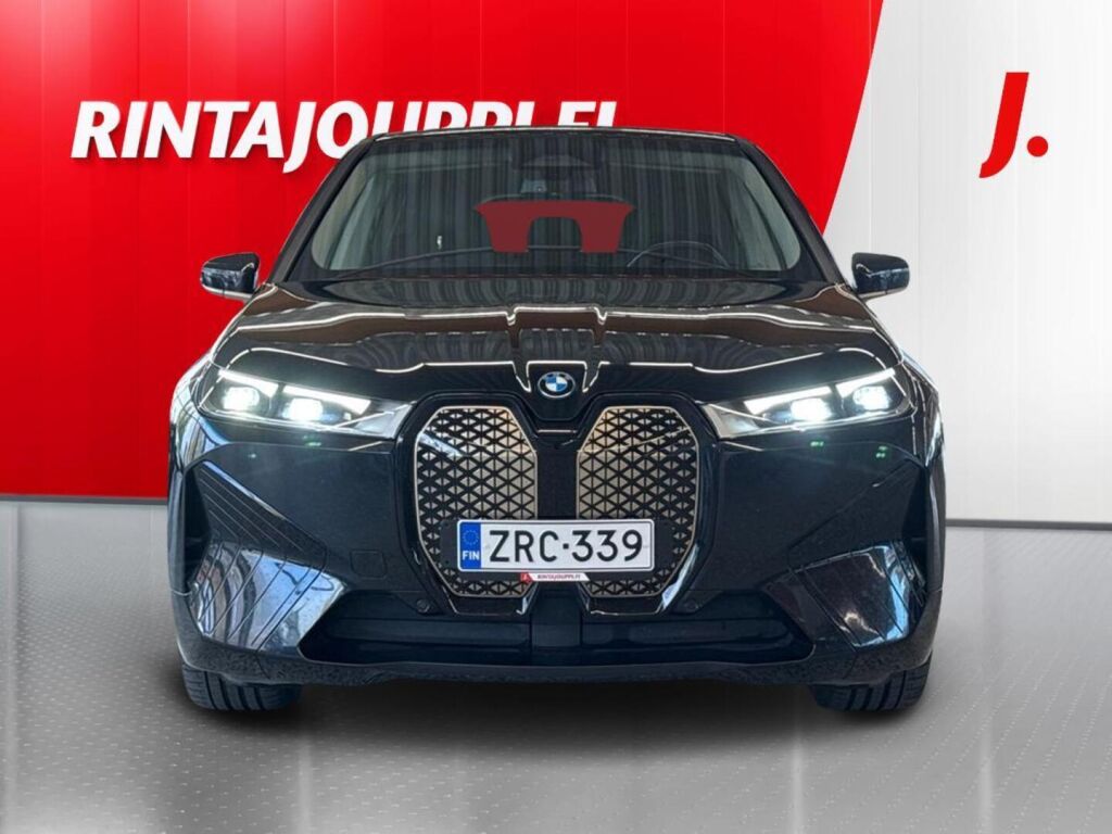 BMW iX 2022 Musta