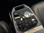 BMW iX 2022 Musta