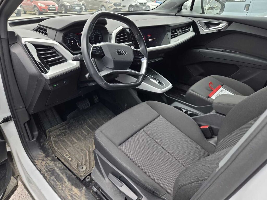 Audi Q4 e-tron 2023 Valkoinen