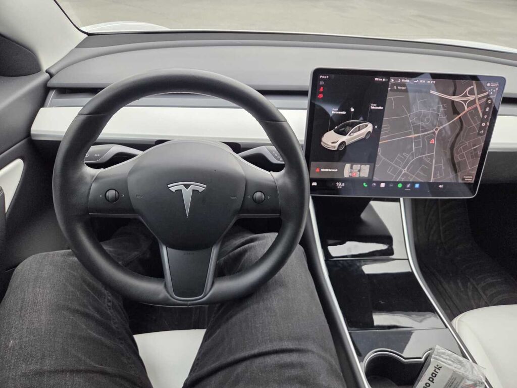 Tesla Model 3 2020 Valkoinen