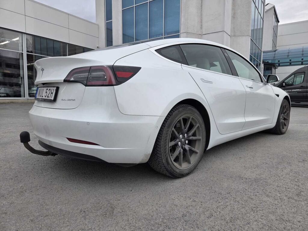 Tesla Model 3 2020 Valkoinen