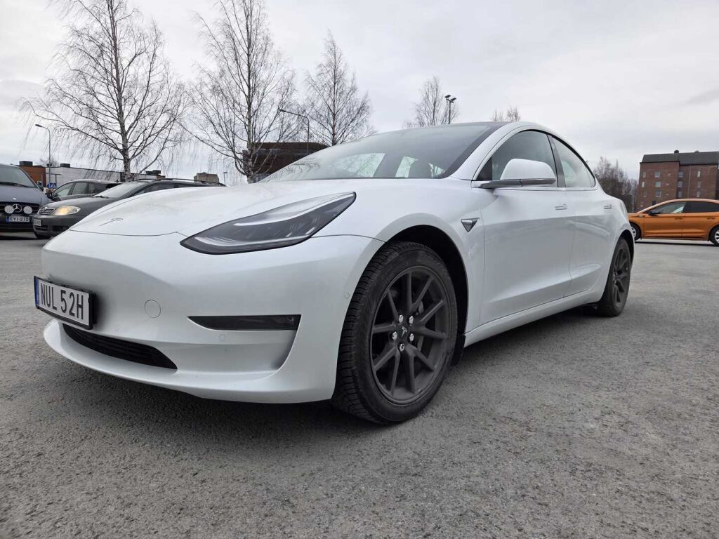 Tesla Model 3 2020 Valkoinen