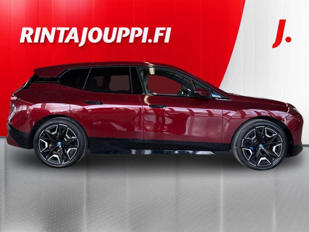 BMW iX 2023 Punainen