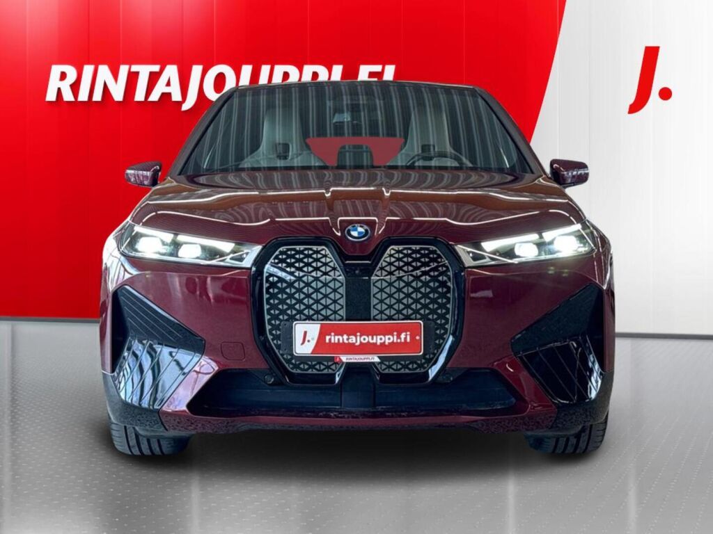 BMW iX 2023 Punainen
