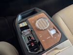 BMW iX 2023 Punainen