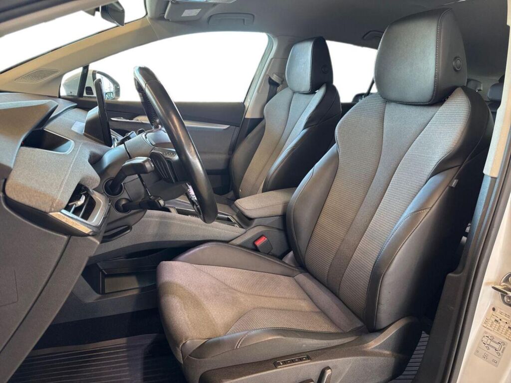 Skoda Enyaq 2022 Valkoinen