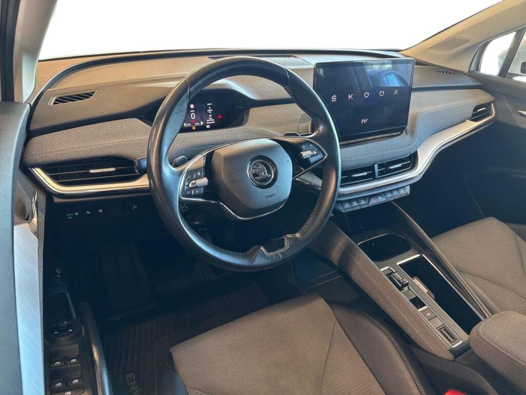 Skoda Enyaq 2022 Valkoinen