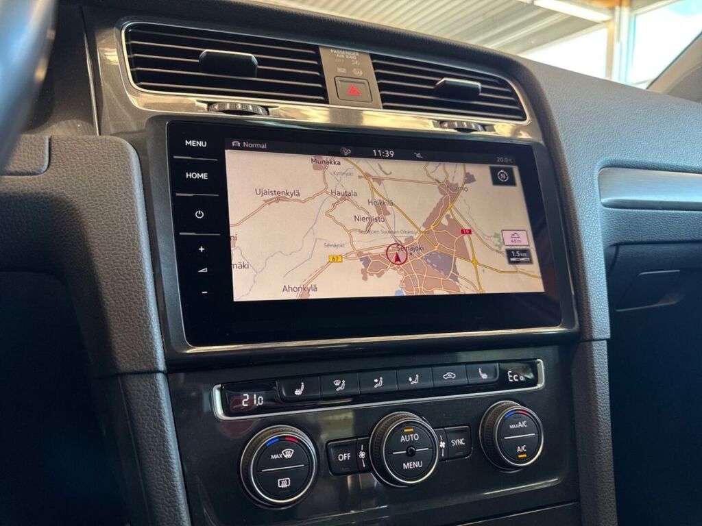 Volkswagen Golf 2019 Valkoinen