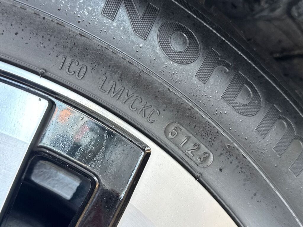 Volkswagen Golf 2019 Valkoinen