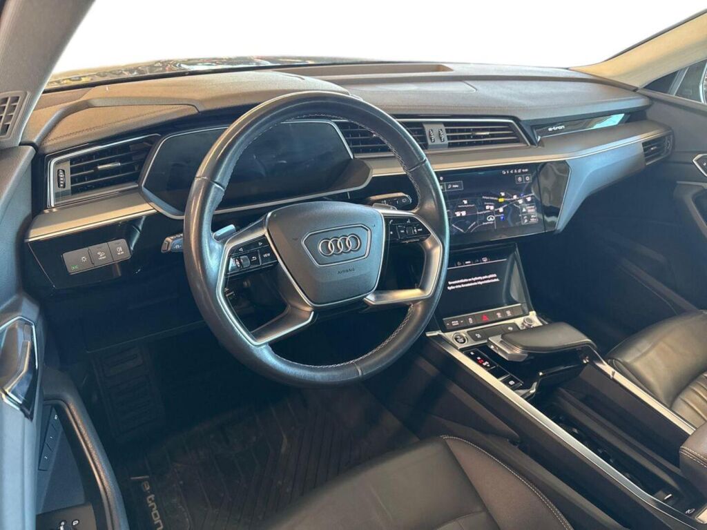 Audi Q8 e-tron 2023 Harmaa