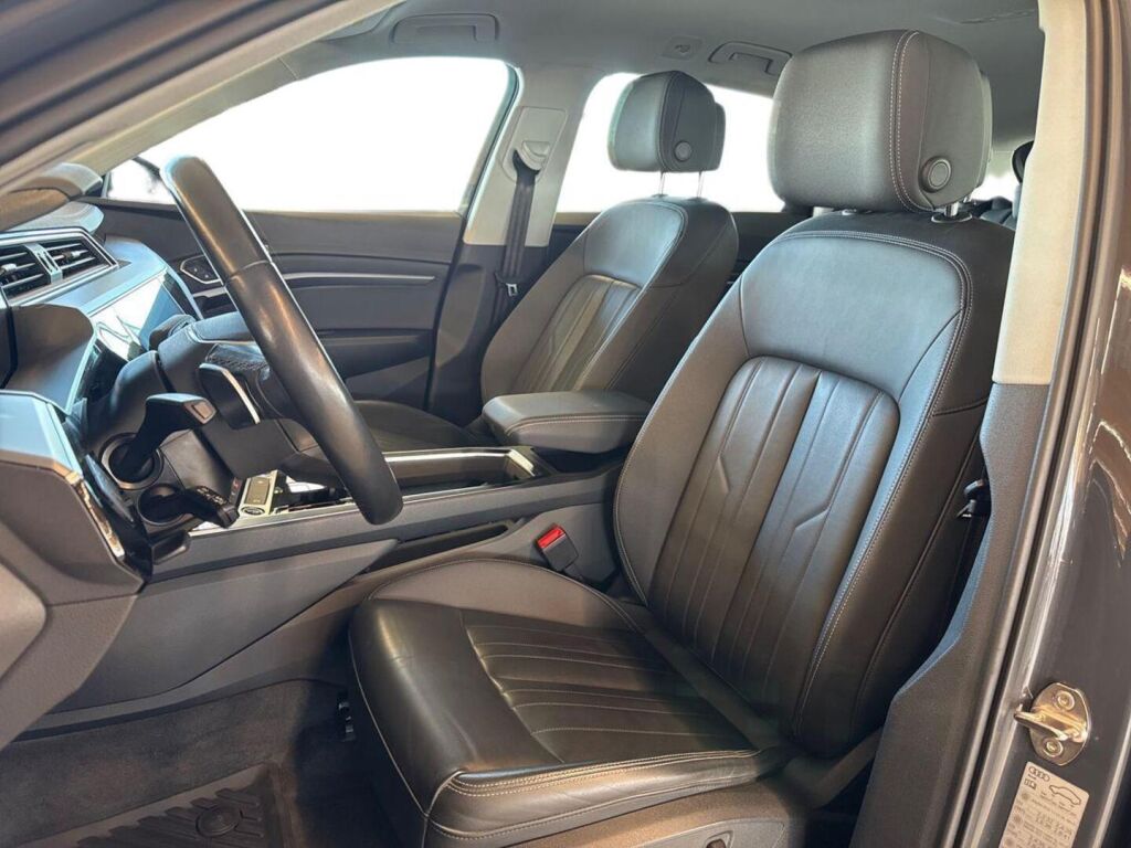 Audi Q8 e-tron 2023 Harmaa