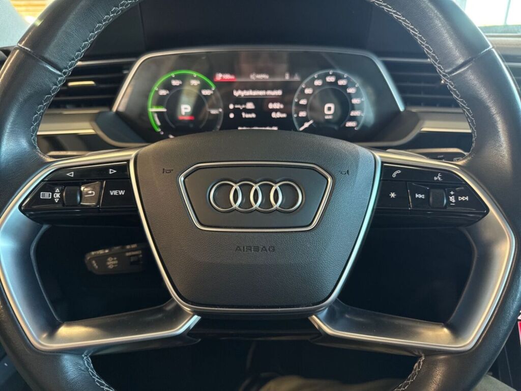 Audi Q8 e-tron 2023 Harmaa