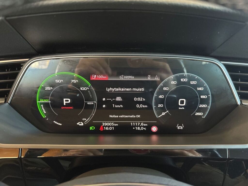 Audi Q8 e-tron 2023 Harmaa