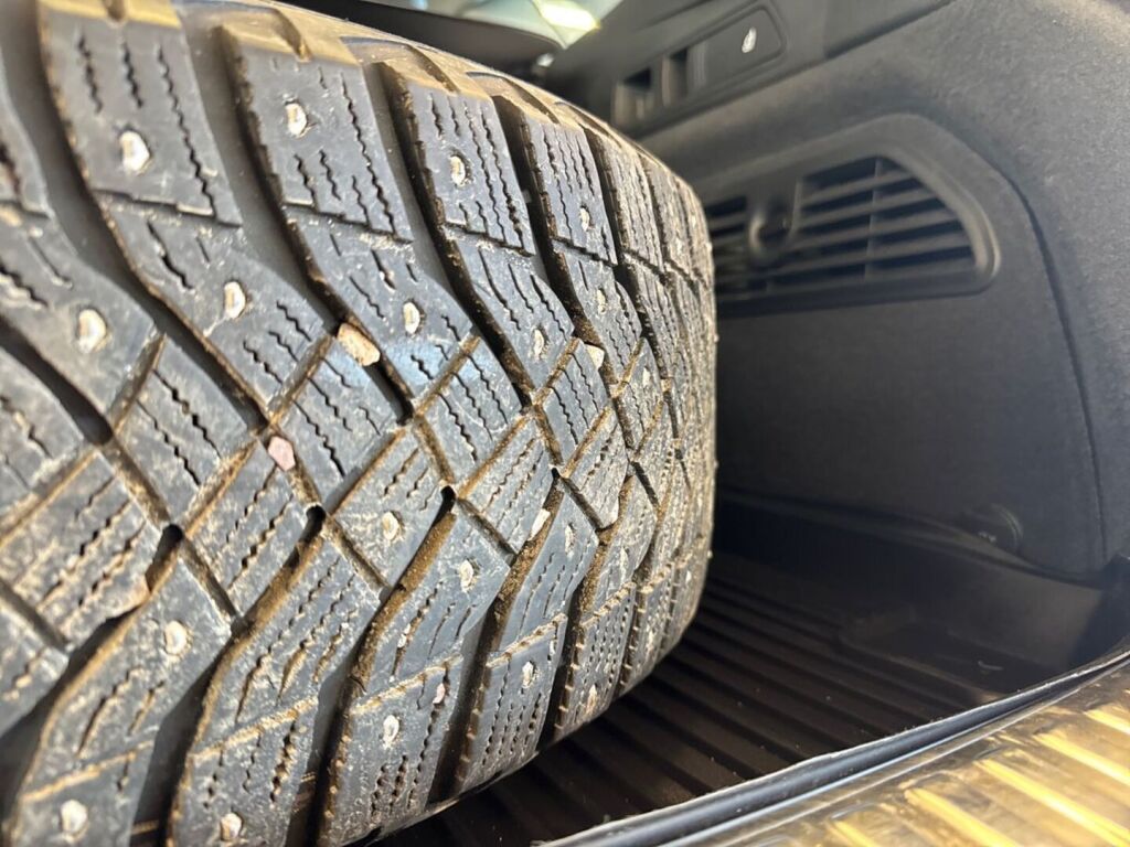 Audi Q8 e-tron 2023 Harmaa