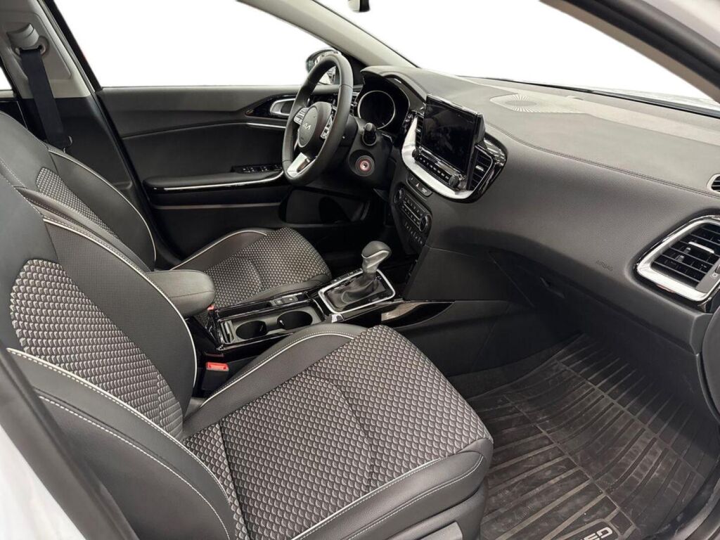 Kia XCeed 2026 Valkoinen