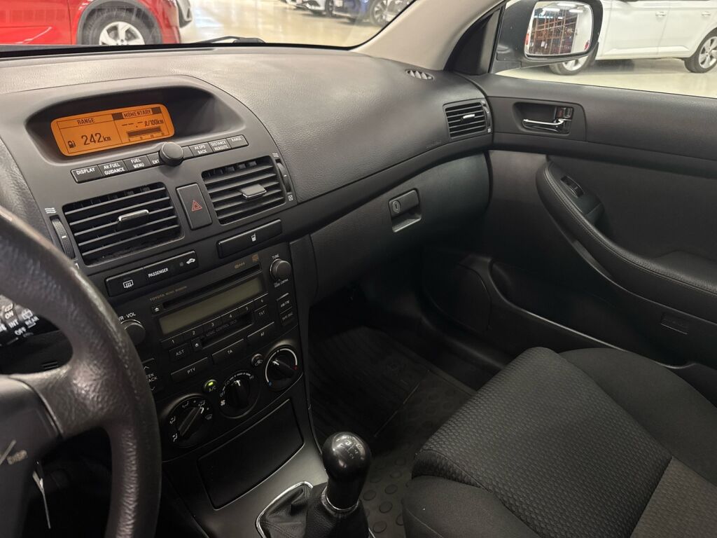 Toyota Avensis 2006 Vihreä