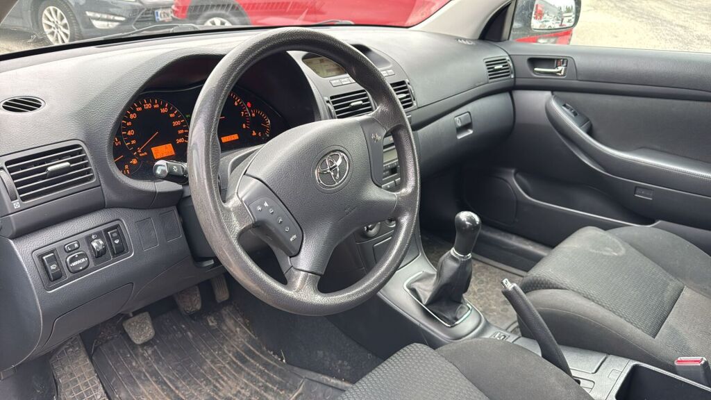 Toyota Avensis 2006 Vihreä