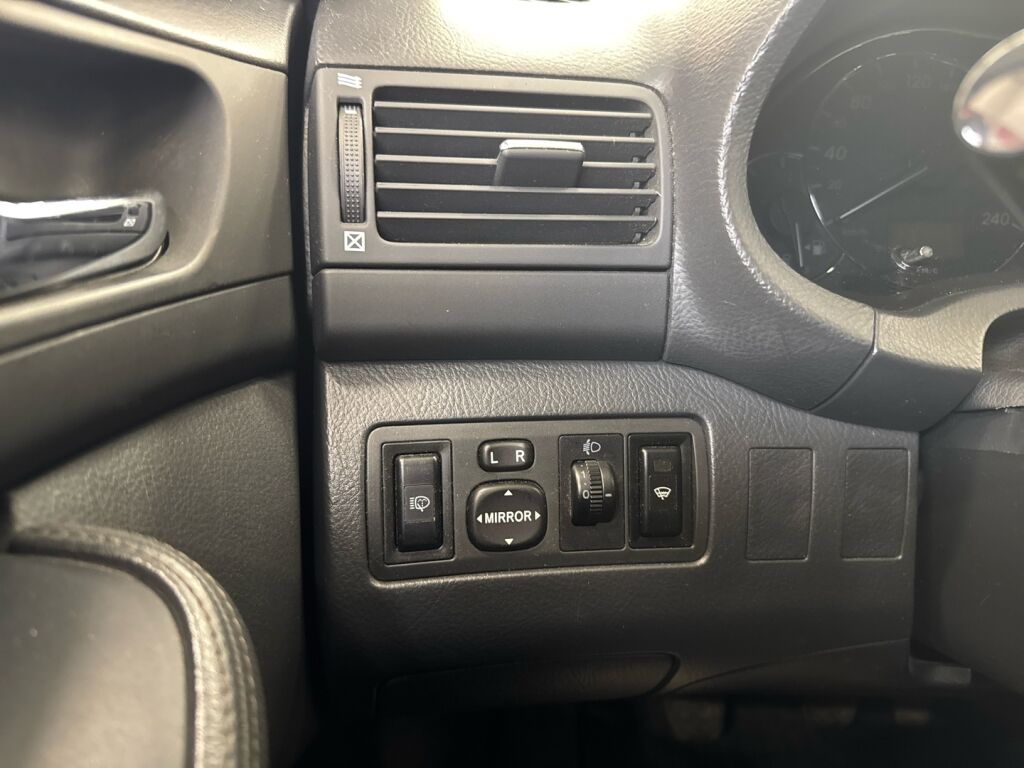 Toyota Avensis 2006 Vihreä