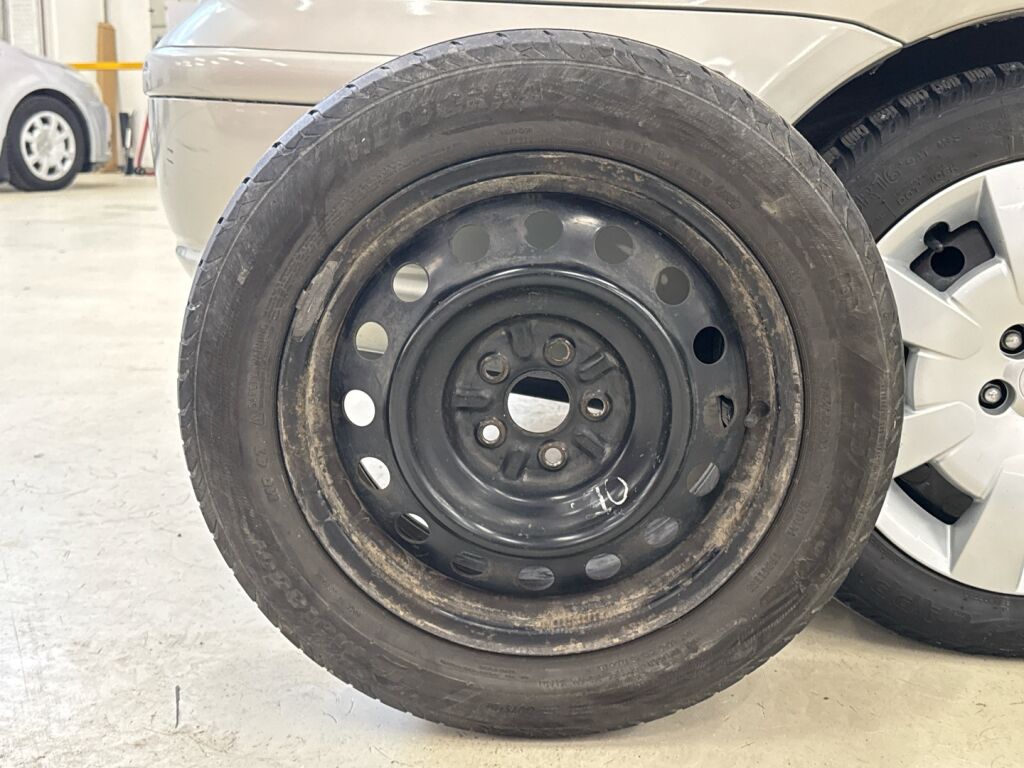 Toyota Avensis 2006 Vihreä