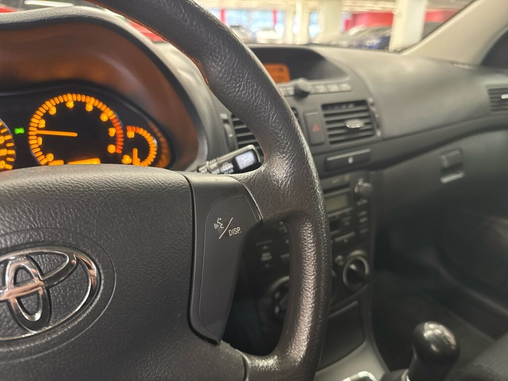 Toyota Avensis 2006 Vihreä