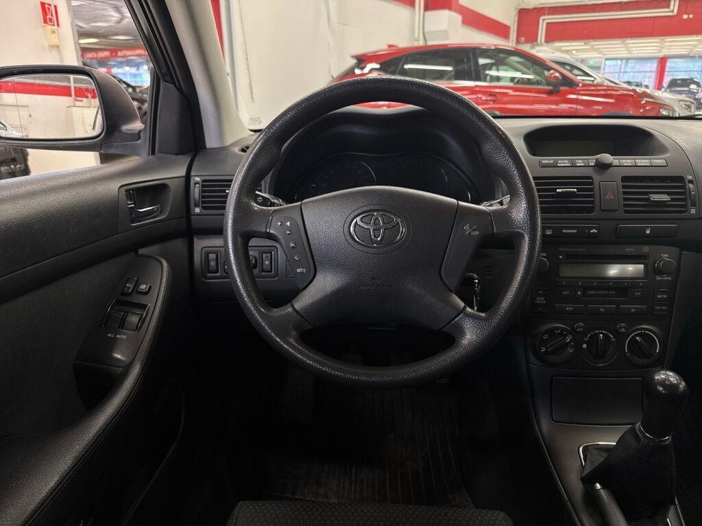 Toyota Avensis 2006 Vihreä