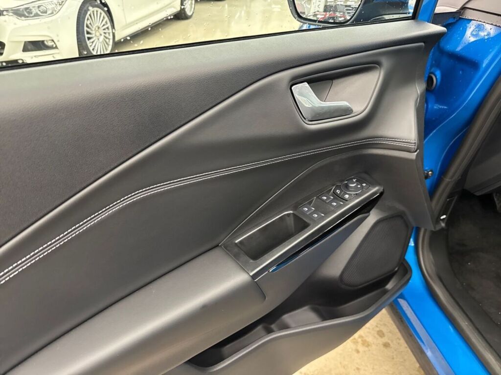 Ford Puma 2026 Sininen