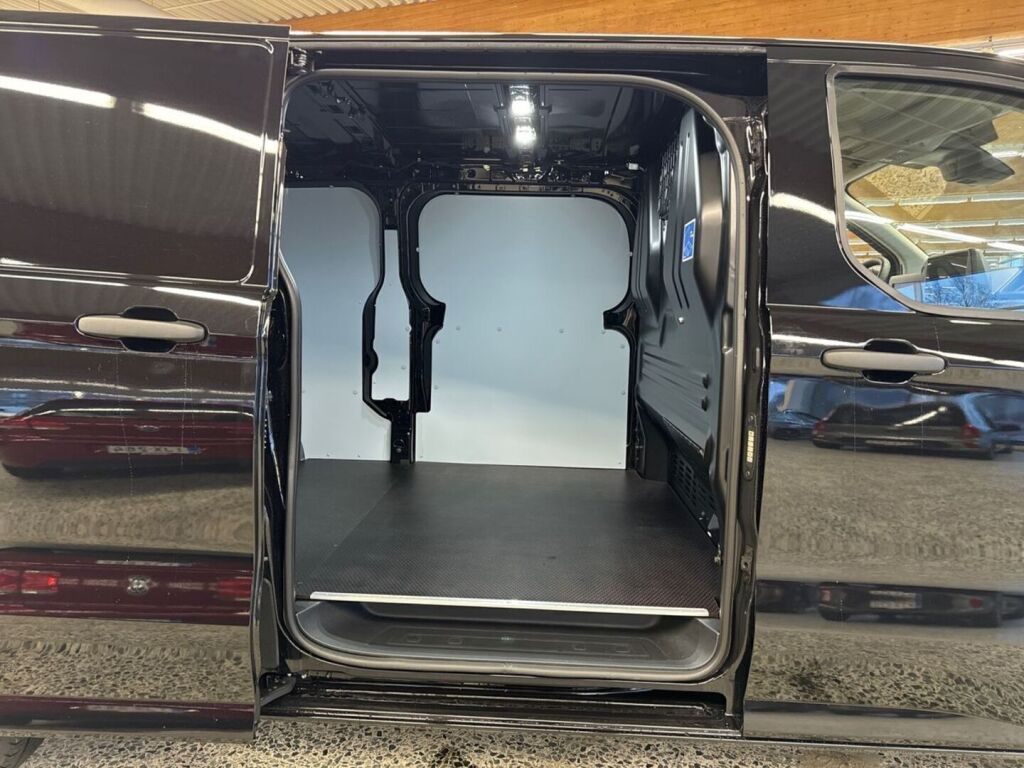 Ford Transit Custom 2026 Musta